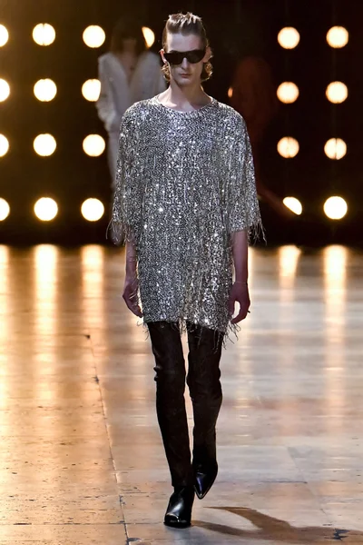 Look 24